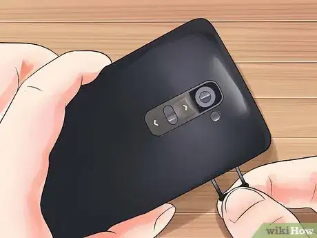 Image titled Remove the Battery from an LG G2 Step 2