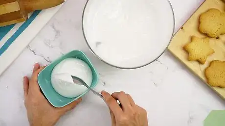 Image titled Keep Royal Icing Soft Step 1