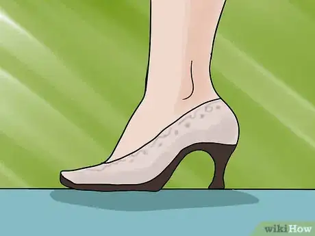 Image titled Dress for a Medieval or Renaissance Wedding Step 10