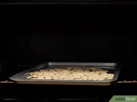 Image titled Make Pumpkin Seeds Step 5