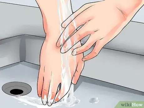 Image titled Avoid Communicable Diseases Step 1