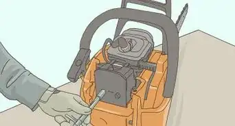 Clean a Chainsaw