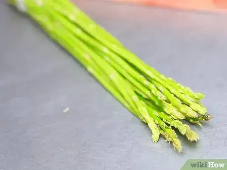 Image titled Freeze Asparagus Step 1