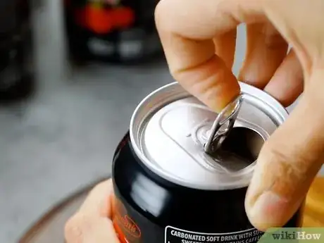 Imagen titulada Open a Soda Can Step 4