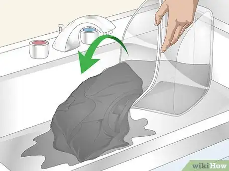 Imagen titulada Dye Fabric Black Step 8