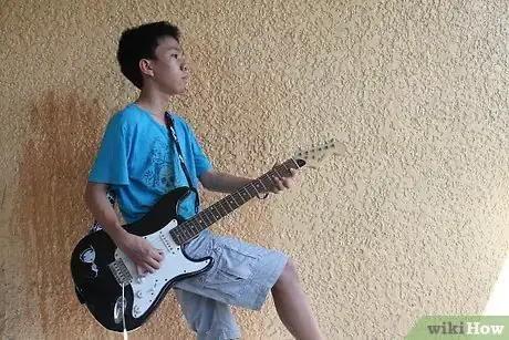 Imagen titulada Do Guitar Moves Step 1