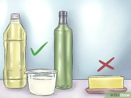 Imagen titulada Season a Dutch Oven Step 5