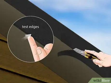 Imagen titulada Apply Rolled Roofing Step 14