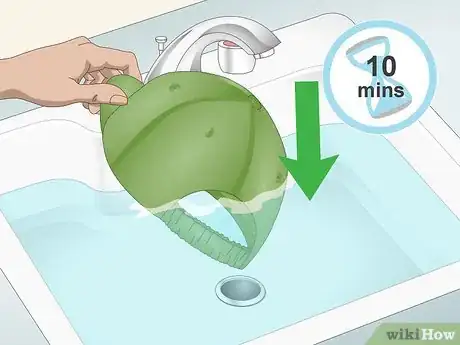 Imagen titulada Shrink a Hat Step 4