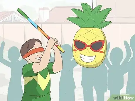 Imagen titulada Plan a Hawaiian Luau Birthday Party for Kids Step 20