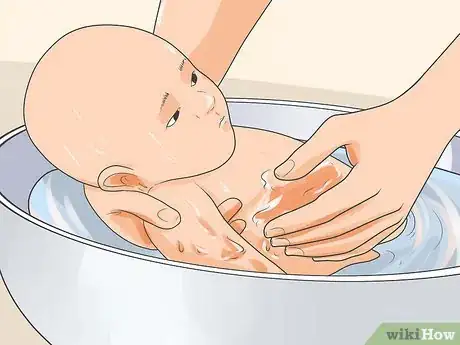 Imagen titulada Bathe a Newborn Step 6
