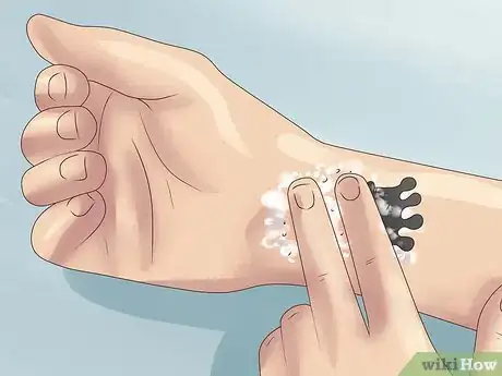 Imagen titulada Remove a Tattoo at Home With Salt Step 1