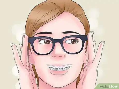 Imagen titulada Rock Both Braces and Glasses Step 1