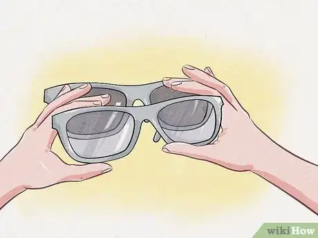 Imagen titulada Tell if Sunglasses Are Polarized Step 9