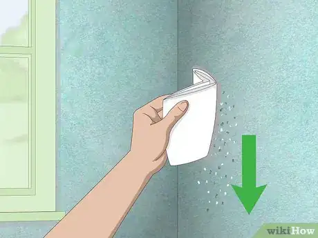 Imagen titulada Paint Over Wallpaper Step 7