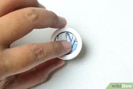Imagen titulada Make Fabric Earrings Step 24