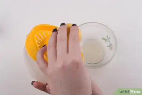 Imagen titulada Exfoliate Legs with Sugar Step 1