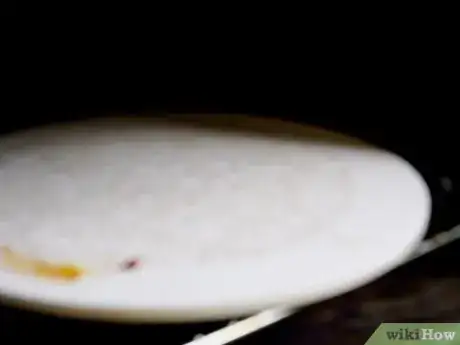 Imagen titulada Clean a Pizza Stone Step 13