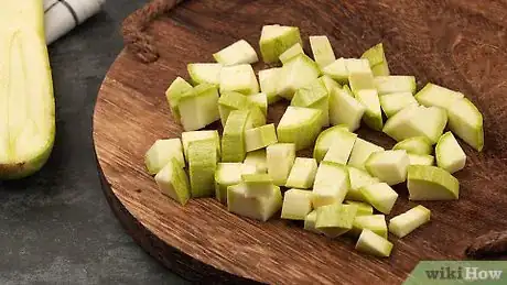 Imagen titulada Eat Zucchini Step 1