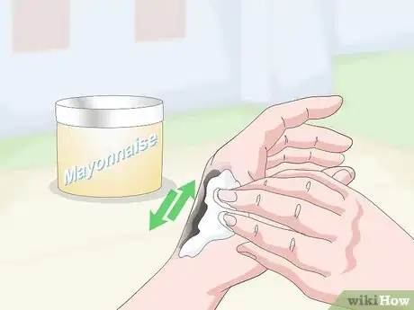 Imagen titulada Remove Tar From Skin Step 9