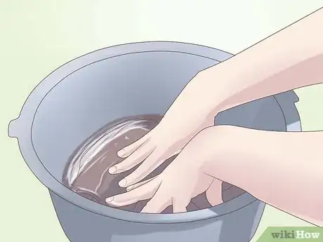 Imagen titulada Care for Dark Clothing and Retain Color Step 1