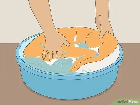 Imagen titulada Get Rid of a Musty Smell in Your House Step 7