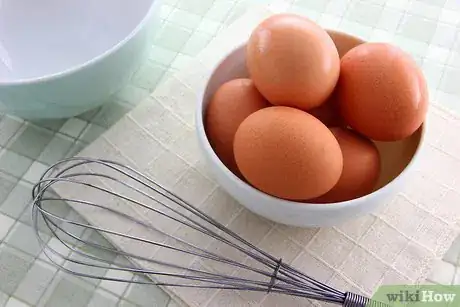 Imagen titulada Beat Egg Whites Step 1