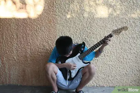 Imagen titulada Do Guitar Moves Step 18