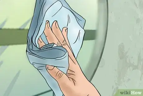 Imagen titulada Clean Drywall Dust Step 13