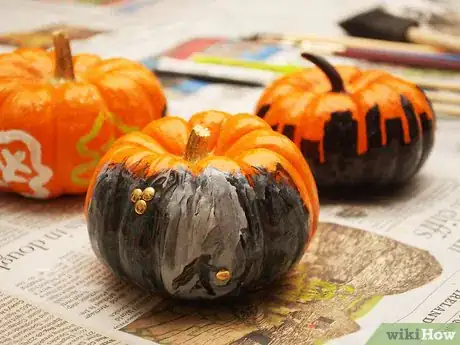 Imagen titulada Paint a Pumpkin Step 9