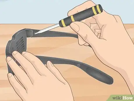 Imagen titulada Make a Wrench Mask Step 5
