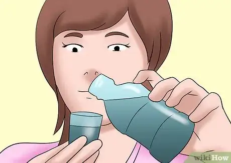 Imagen titulada Brush Your Teeth with a Tongue Piercing Step 9