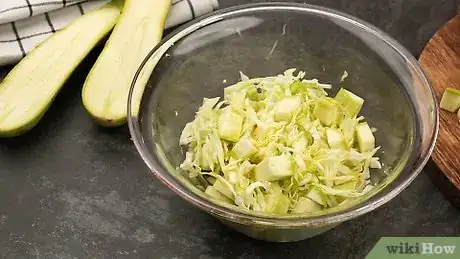 Imagen titulada Eat Zucchini Step 2
