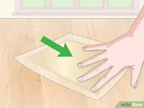 Imagen titulada Apply Gold Leaf to Canvas Step 9
