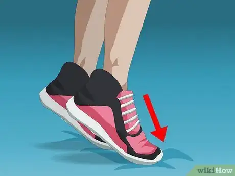 Imagen titulada Do a Standing Back Tuck Step 8