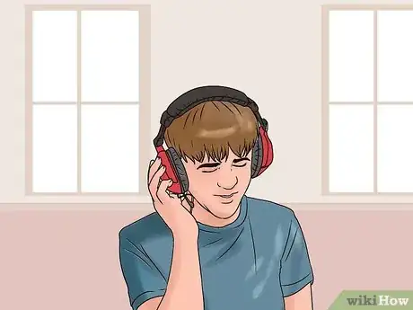 Imagen titulada Sleep While Sitting Up Step 7
