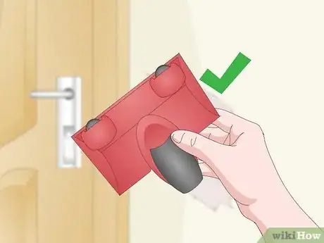 Imagen titulada Create Clean Paint Edges on Interior Walls Step 10