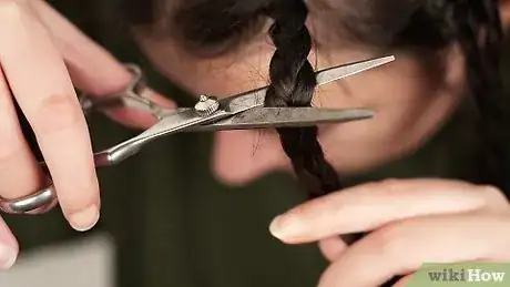 Imagen titulada Remove Braids from Hair Step 6