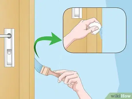 Imagen titulada Create Clean Paint Edges on Interior Walls Step 13