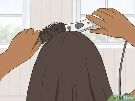 Imagen titulada Curl Hair Using a Hot Air Brush Step 17.jpeg