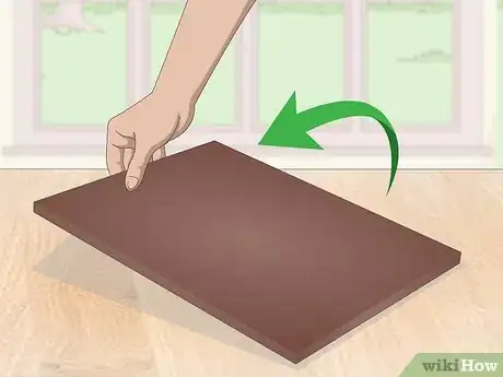 Imagen titulada Apply Gold Leaf to Canvas Step 3