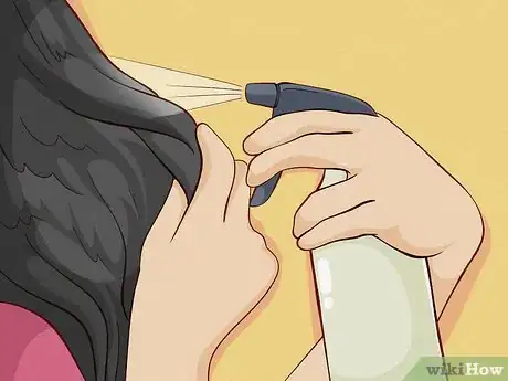 Imagen titulada Get Wavy Hair Overnight with a Bun Step 4