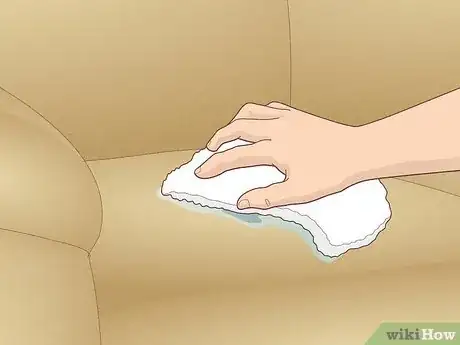Imagen titulada Get a Stain out of a Microfiber Couch Step 6