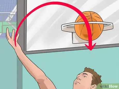 Imagen titulada Shoot a Reverse Layup in Basketball Step 7