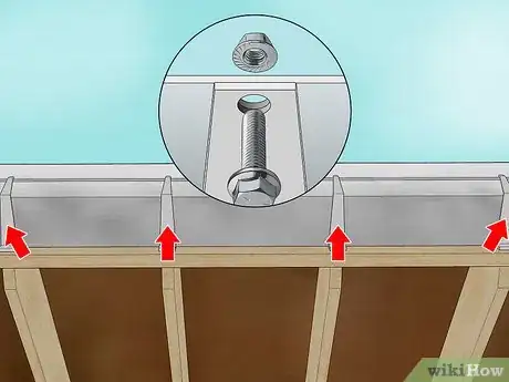 Imagen titulada Install Rain Gutters Step 14