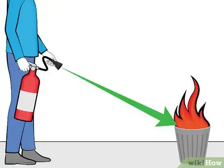 Imagen titulada Use a Fire Extinguisher Step 5