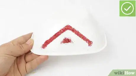Imagen titulada Apply Glitter to Plastic Step 11