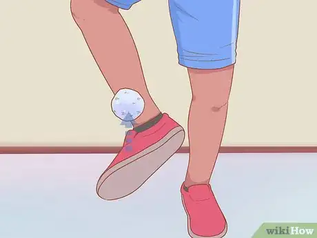 Imagen titulada Play Hacky Sack Step 1