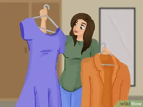 Imagen titulada Show a Guy That You Like Him Step 1