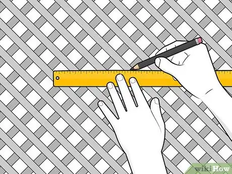 Imagen titulada Cut Plastic Lattice Step 6